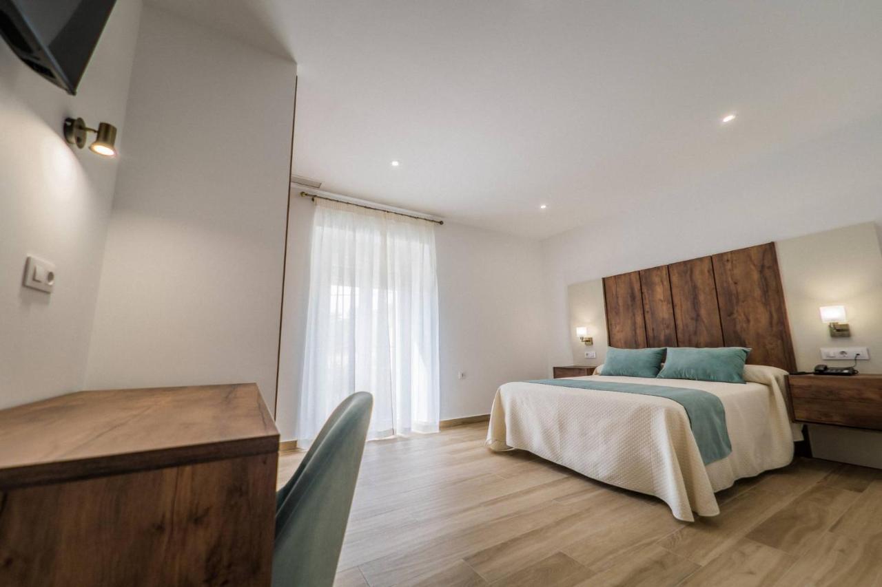 Hotel Rural La Teja Segura de Leon ภายนอก รูปภาพ