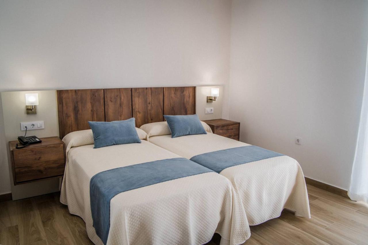 Hotel Rural La Teja Segura de Leon ภายนอก รูปภาพ