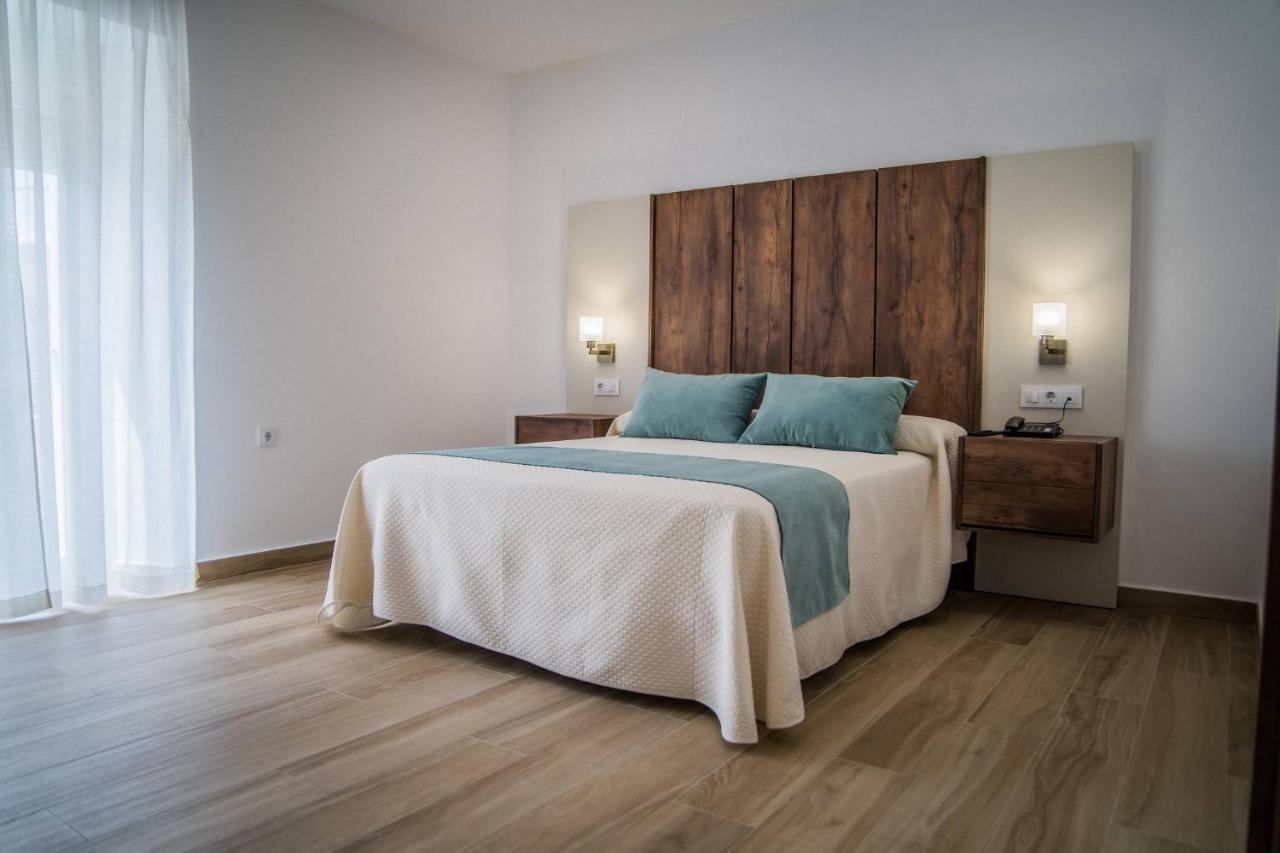 Hotel Rural La Teja Segura de Leon ภายนอก รูปภาพ