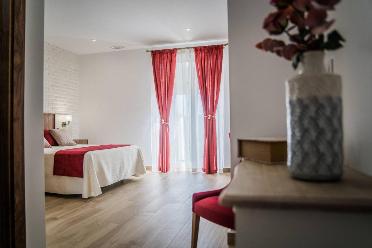 Hotel Rural La Teja Segura de Leon ภายนอก รูปภาพ