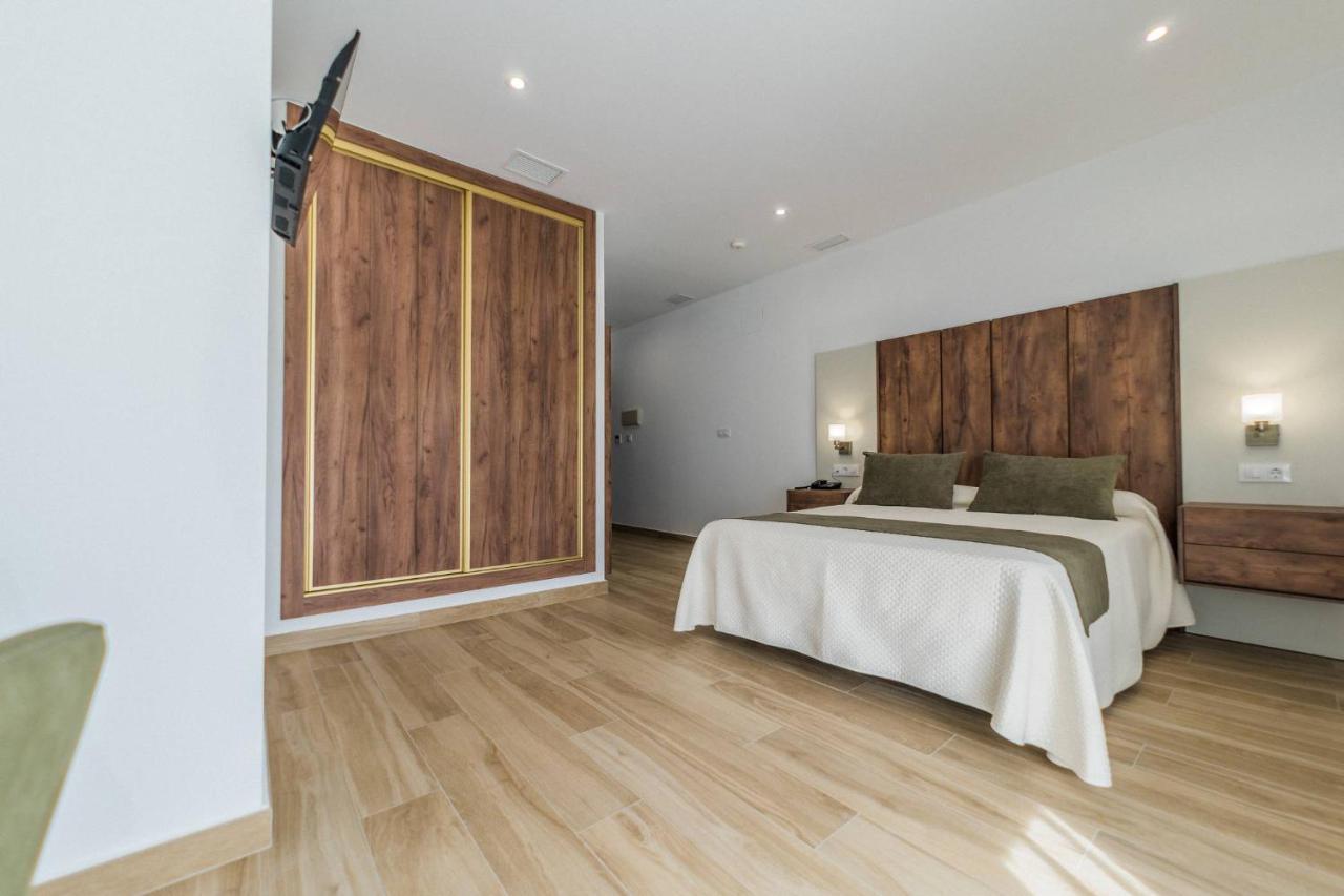Hotel Rural La Teja Segura de Leon ภายนอก รูปภาพ