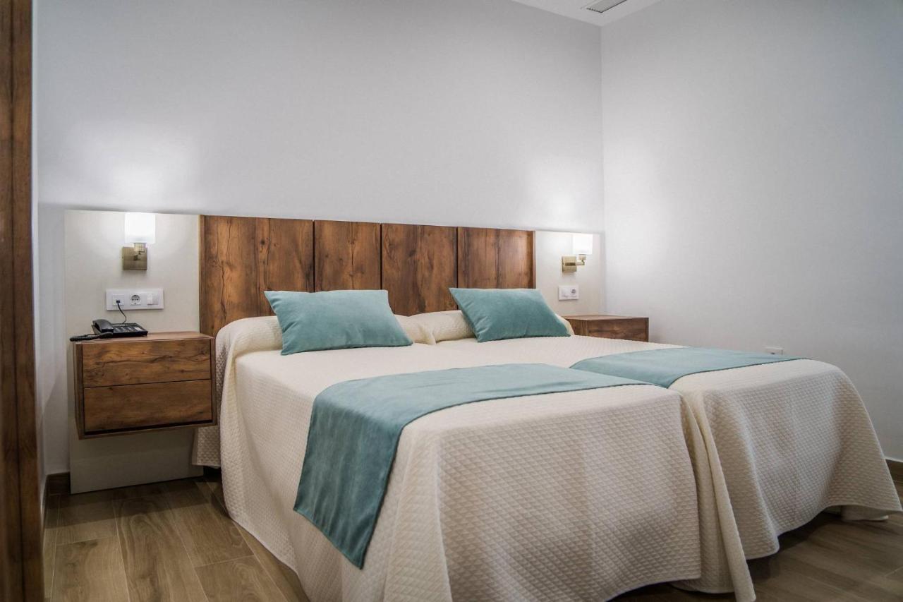 Hotel Rural La Teja Segura de Leon ภายนอก รูปภาพ