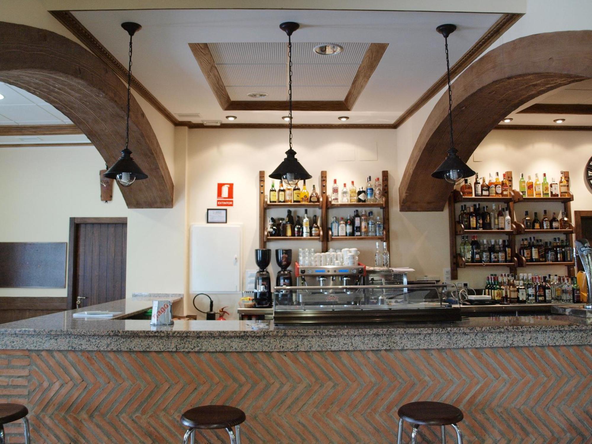 Hotel Rural La Teja Segura de Leon ภายนอก รูปภาพ